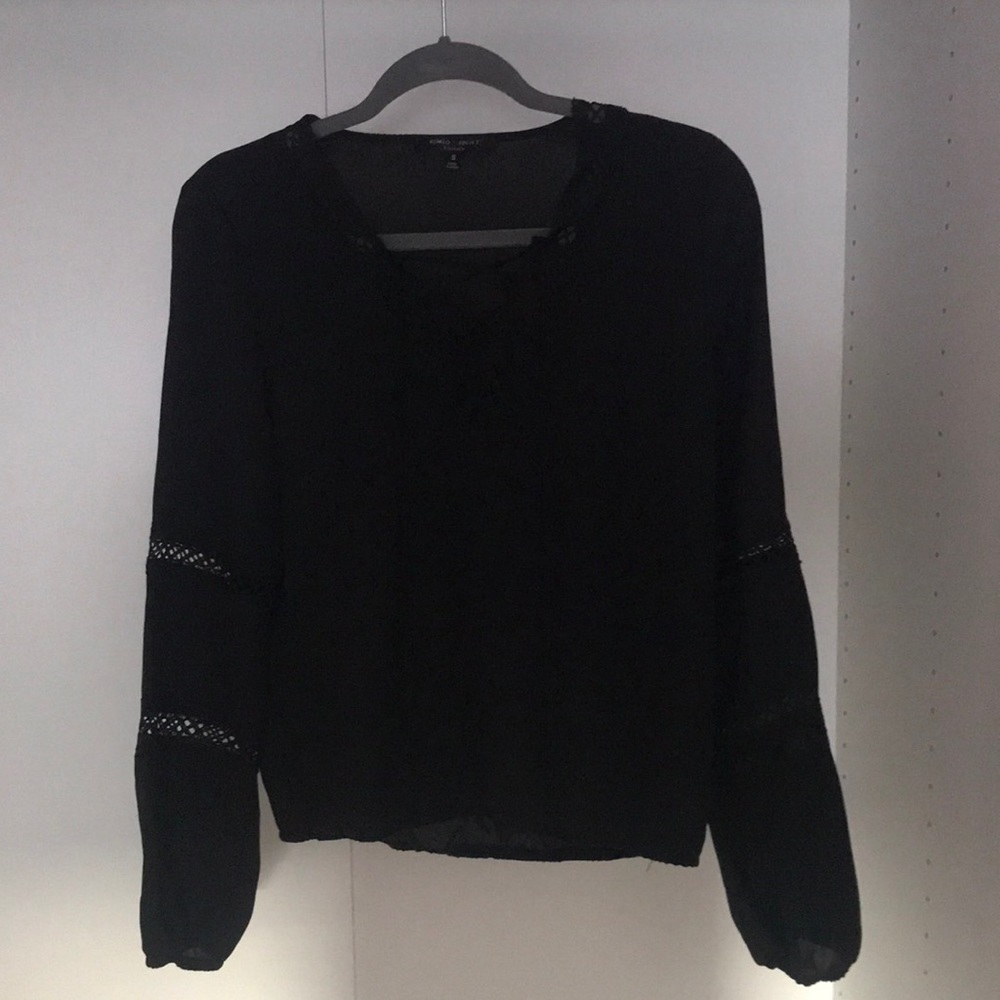 Brand New Romeo + Juliet Culture Black Blouse